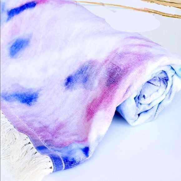 L*Space Tie Dye Towel - Picture 4 of 4